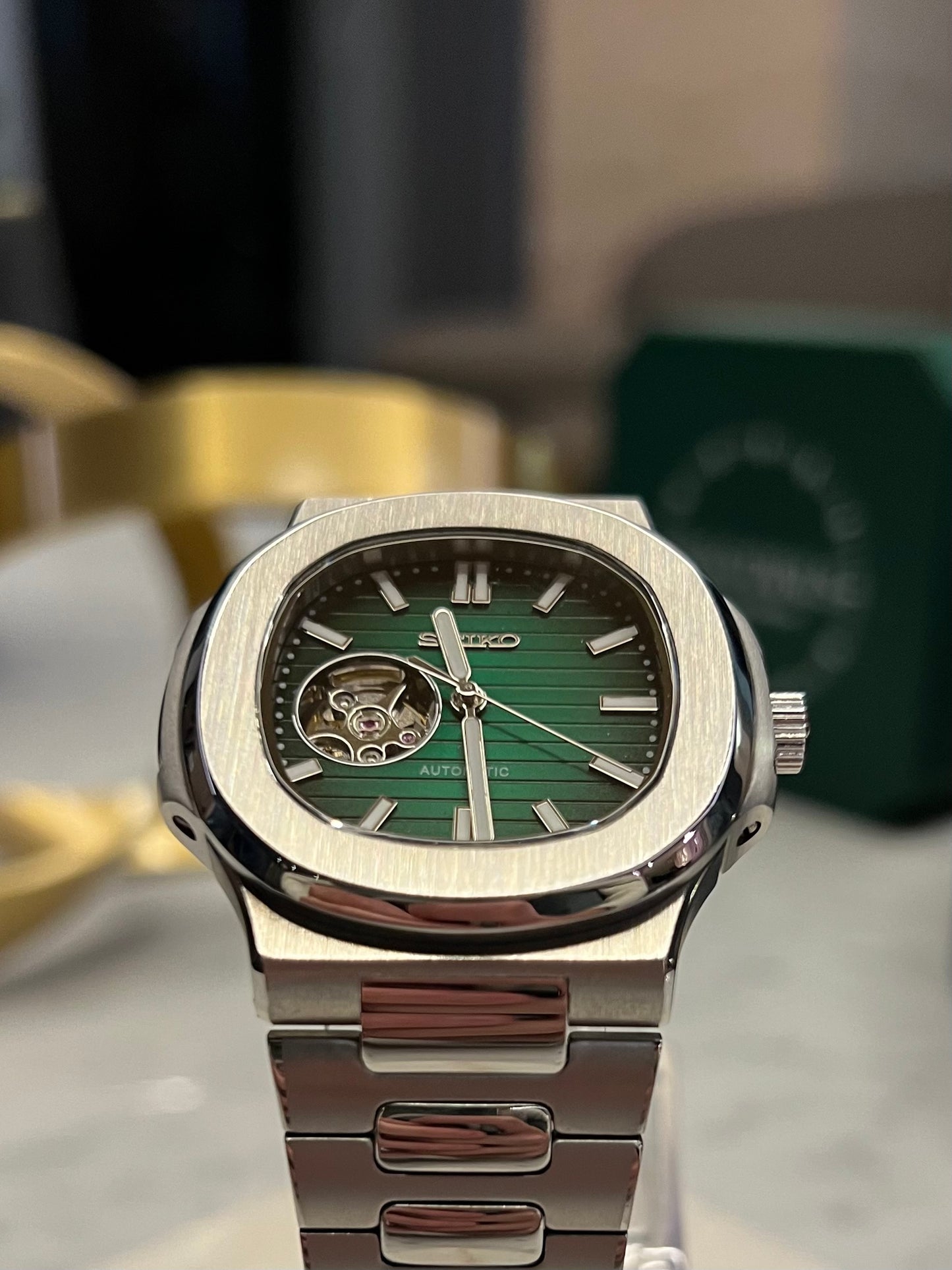 NAUTILUS OPEN HEART (GREEN)