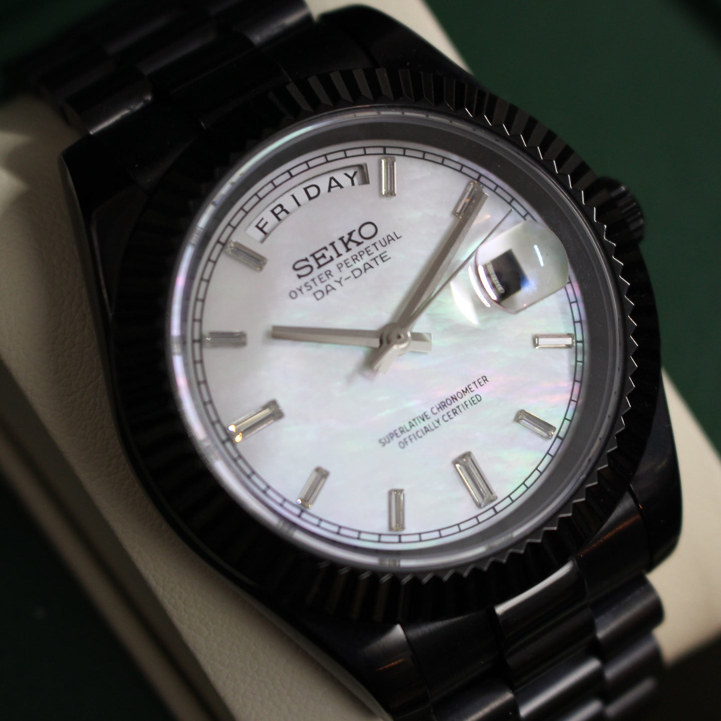 DAY-DATE BLACK (PEARL DIAL)