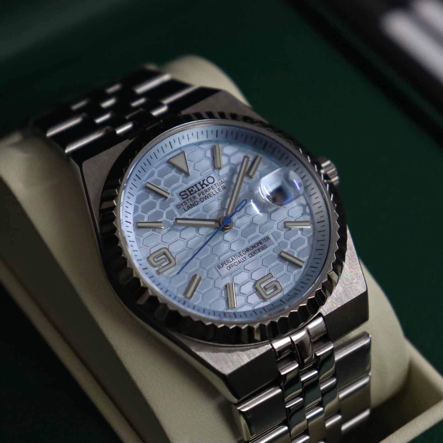 LAND-DWELLER tiffany blue