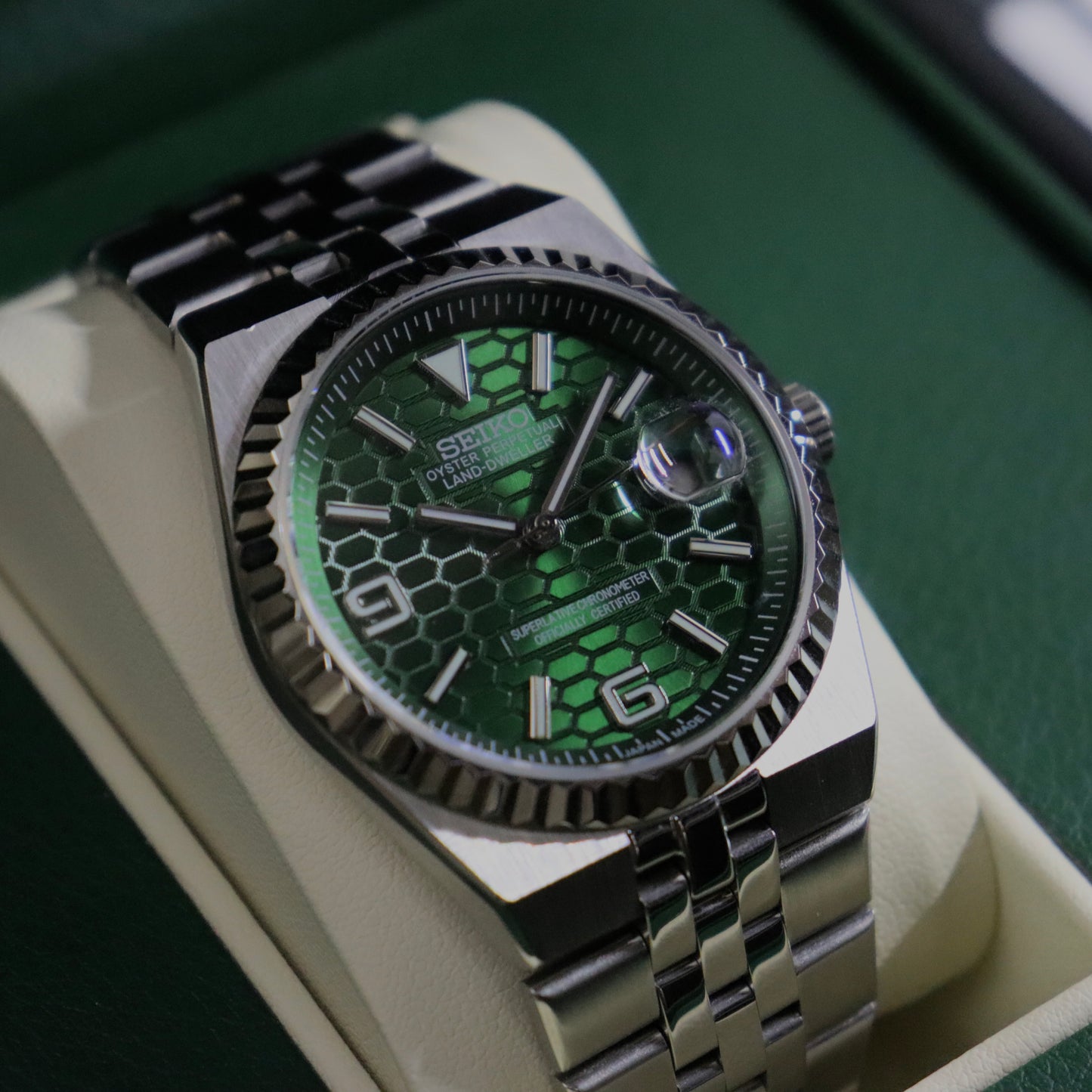 LAND-DWELLER GREEN
