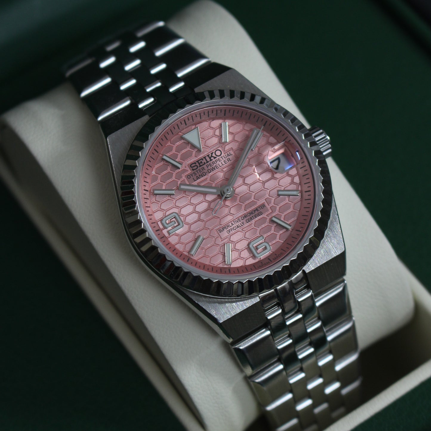 LAND-DWELLER PINK