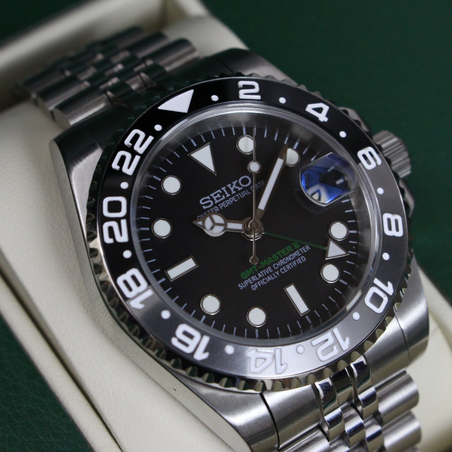 GMT BRUCE WAYNE
