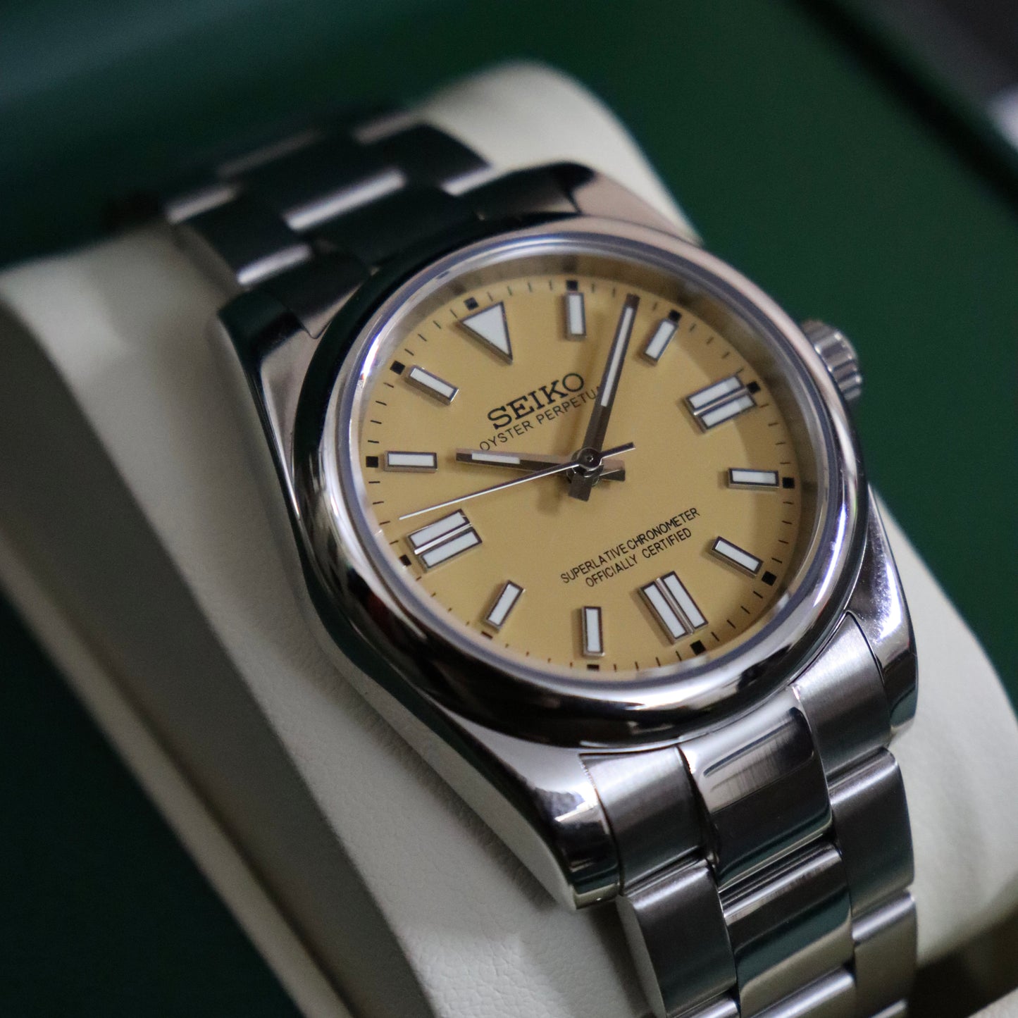 OYSTER PERPETUAL (BEIGE)