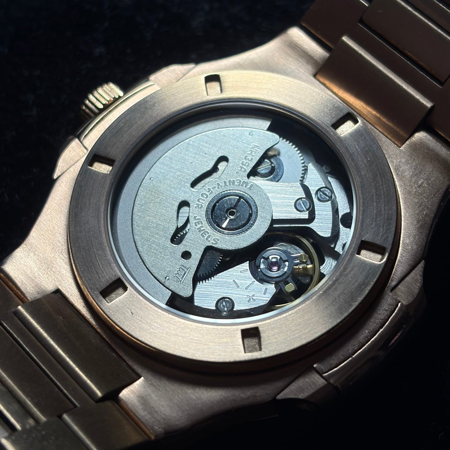 NAUTILUS OPEN HEART (GREEN)