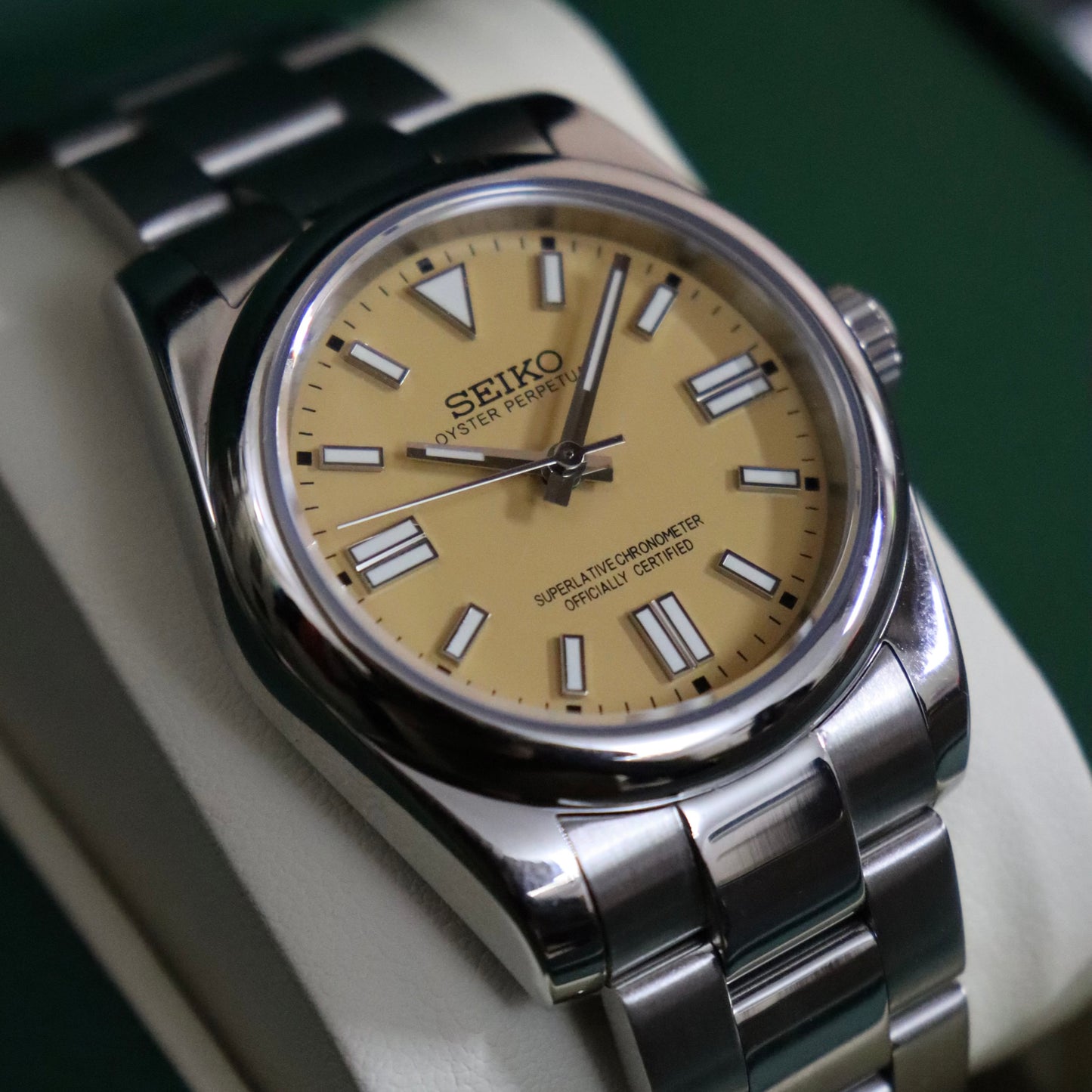 OYSTER PERPETUAL BEIGE