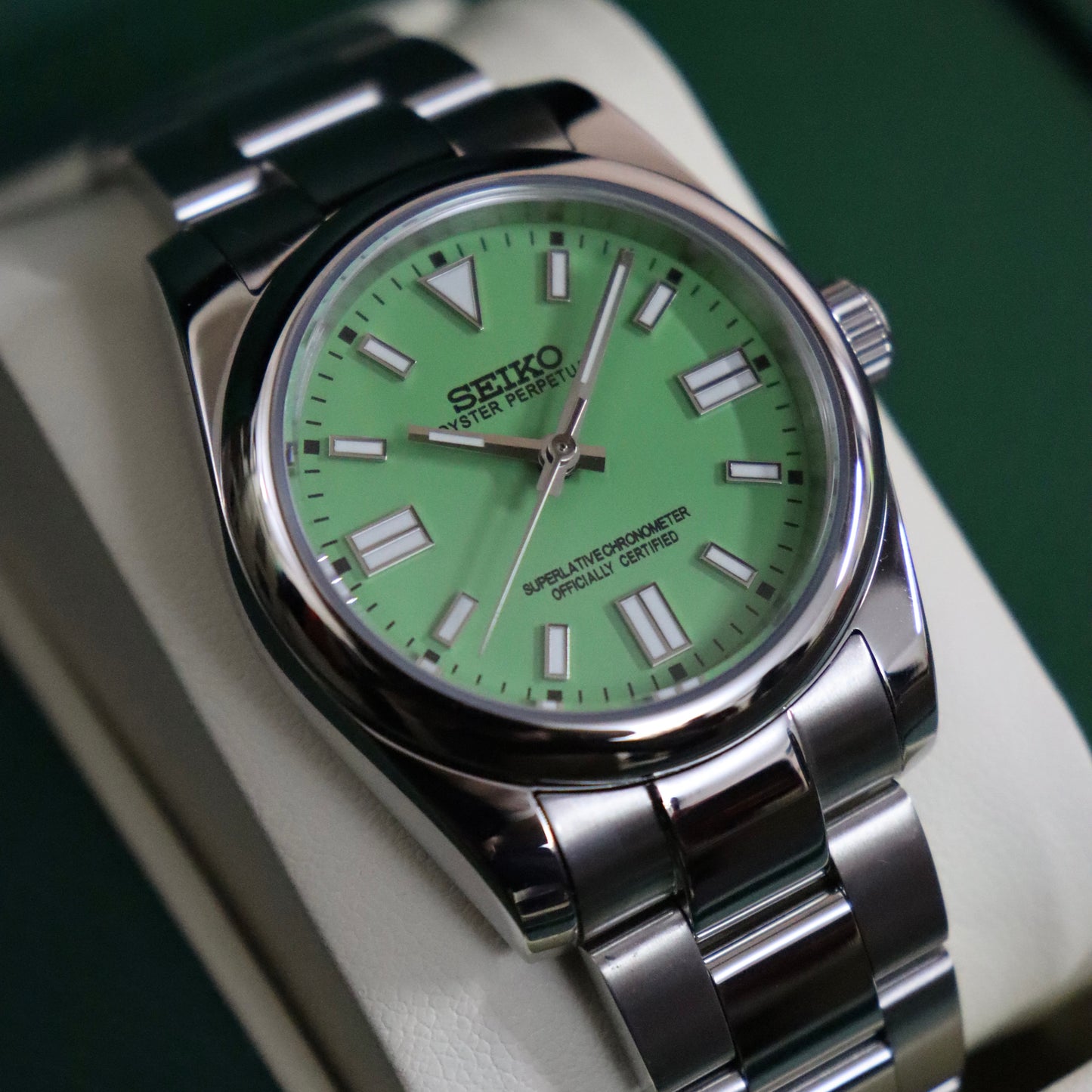 OYSTER PERPETUAL (PISTACHIO)