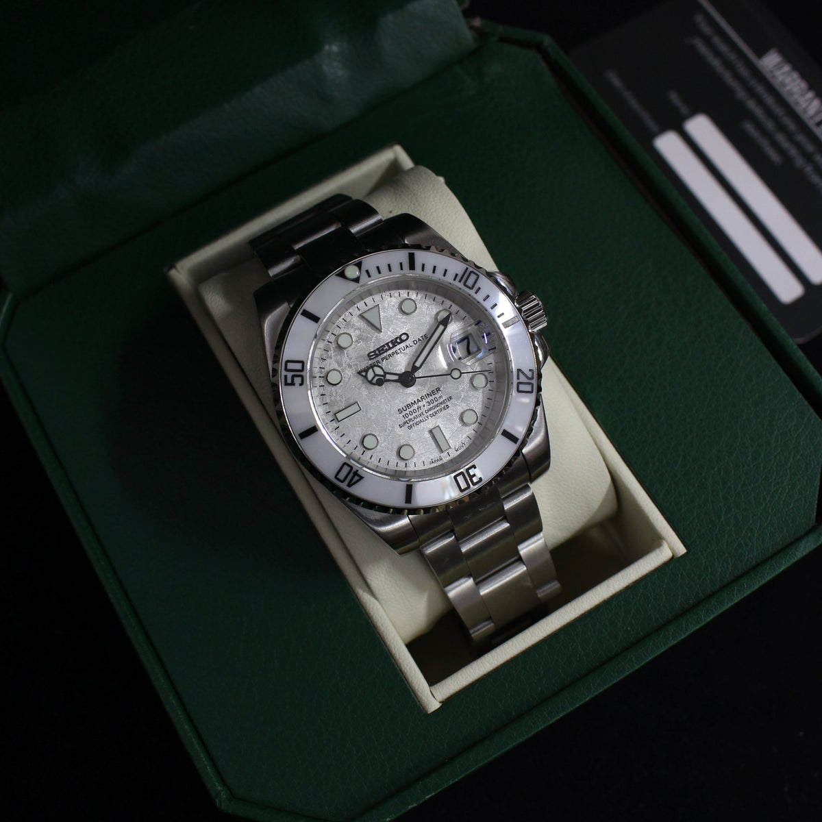 SUBMARINER WHITE