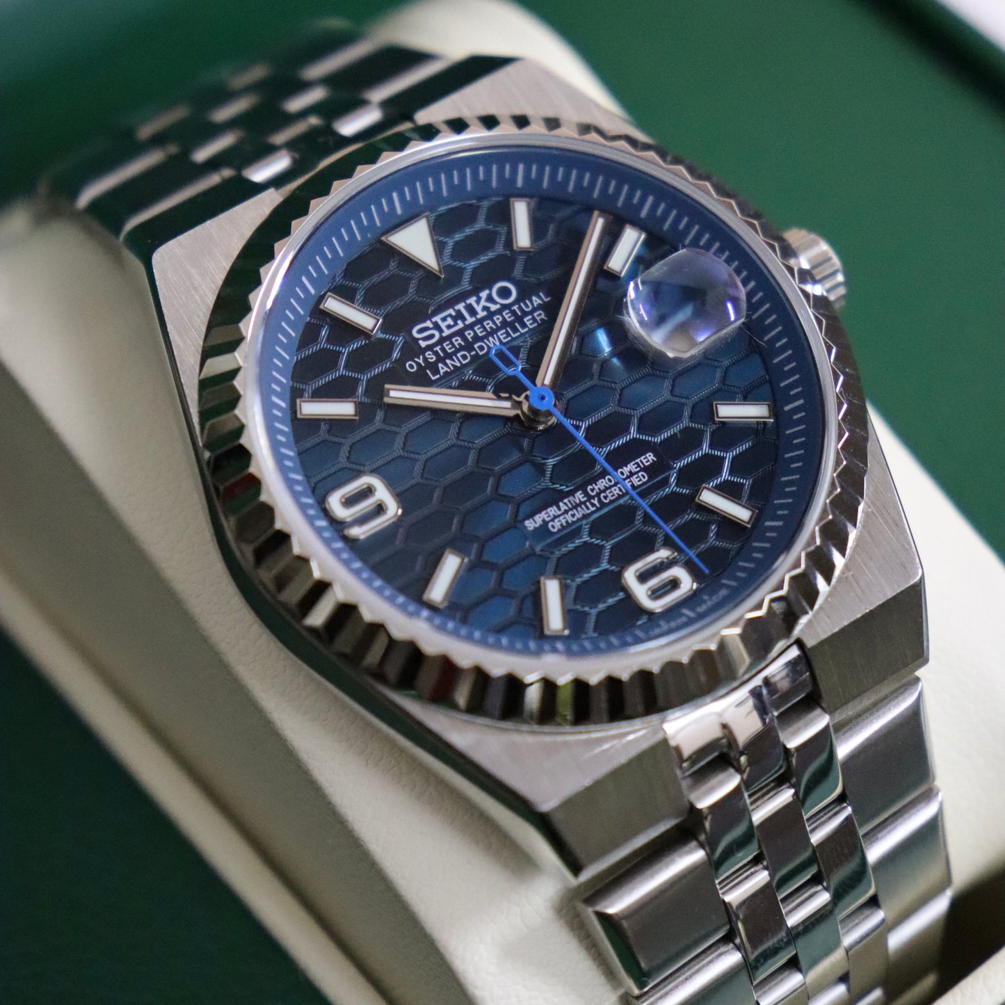 LAND-DWELLER BURST BLUE