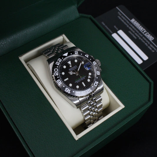 GMT BRUCE WAYNE