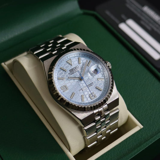 LAND-DWELLER tiffany blue